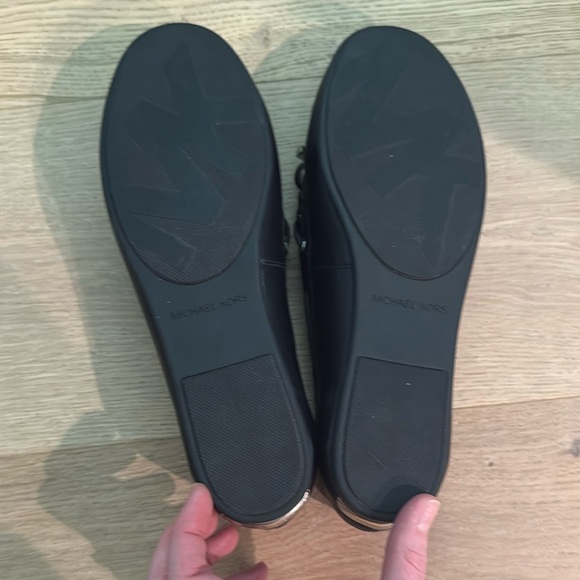 Michael Kors Black Leather Flats with Bow Detail NWOT 7.5 - Picture 4 of 4